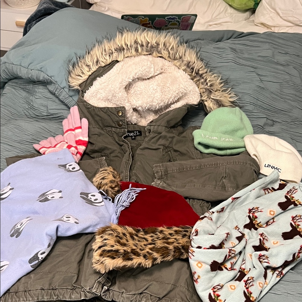 Lot of 7 Girls Cozy Bundle